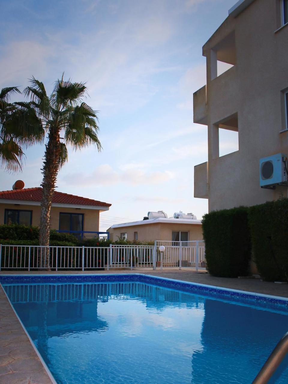 Chloraka- 2 Bedrooms - Pool ภายนอก รูปภาพ